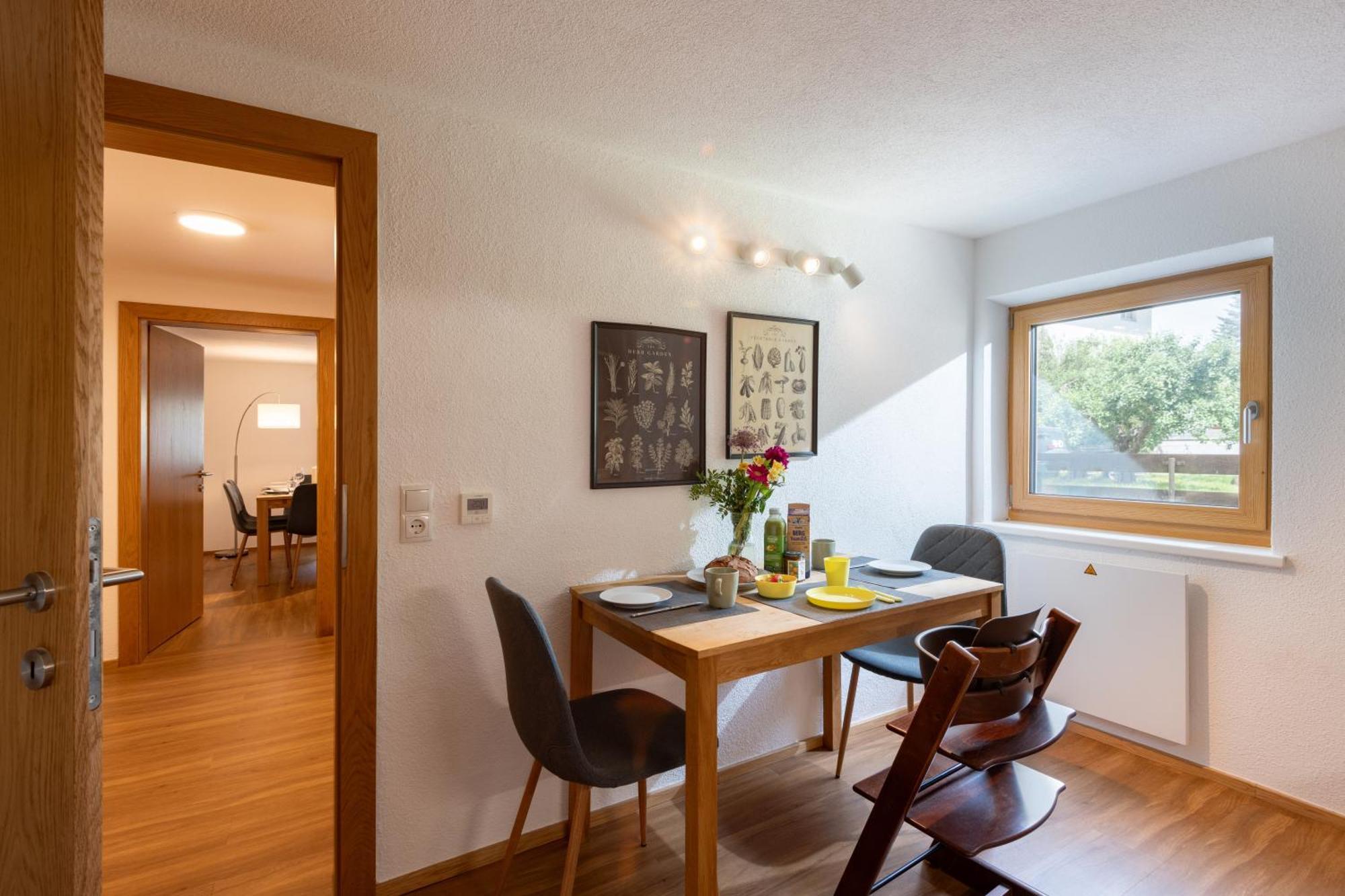 Modernes Apartment - 3 Schlafzimmer - 2 Kostenlose Parkplaetze Fügen Kültér fotó